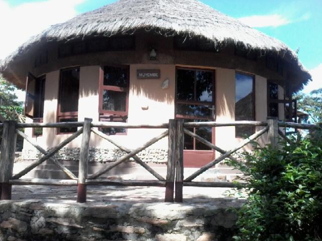 Lakeside Escape - Uganda Hotel Mpenja Buitenkant foto